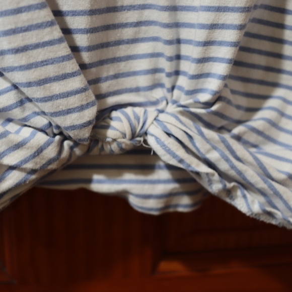 Evereve White and Blue Tie Front Muscle Tee Striped Preppy Nautical Medium - Picture 6 of 9